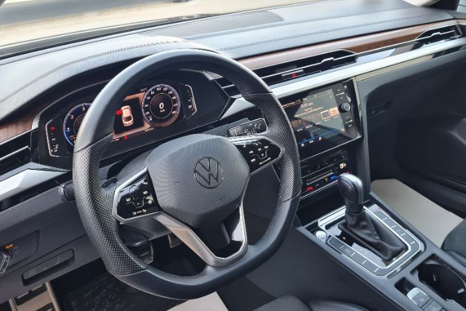 Volkswagen%20Arteon%20Elegance